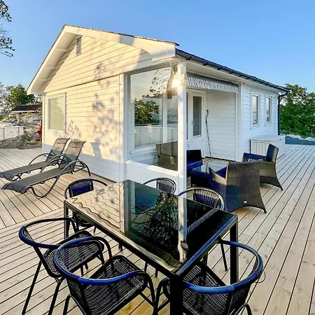 Holiday home Beautiful In Rennesoy With Wifi Osthusvik