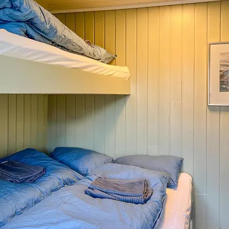Holiday home Beautiful In Rennesoy With Wifi Osthusvik