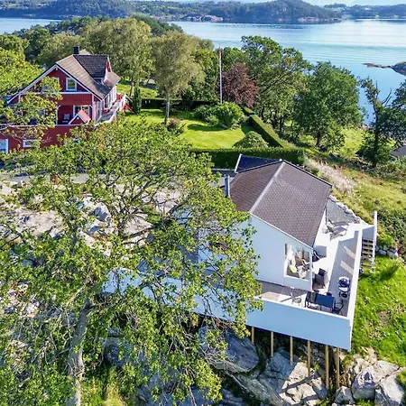 Awesome In Rennesoy With House Sea View Ferienhaus Østhusvik