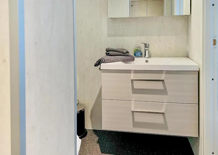 Ferienhaus Beautiful In Rennesoy With Wifi *