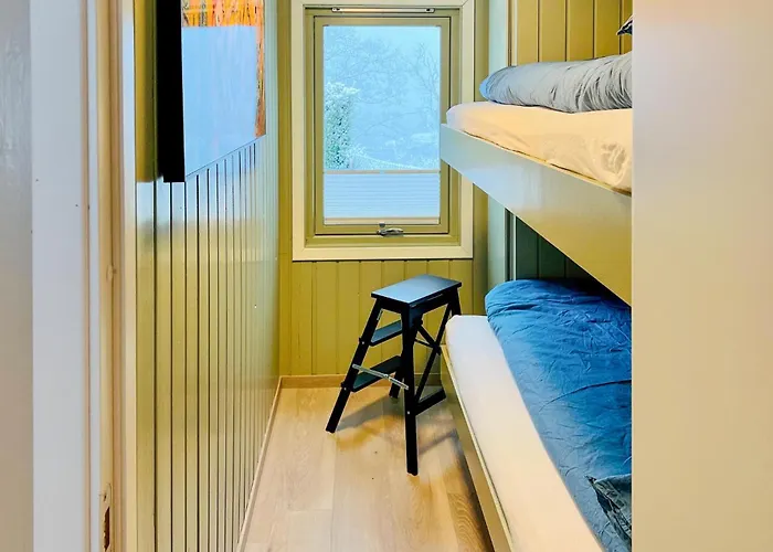 Ferienhaus Beautiful In Rennesoy With Wifi